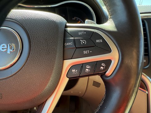 Used 2015 Jeep Grand Cherokee Overland w/ Advanced Technology Group image 24