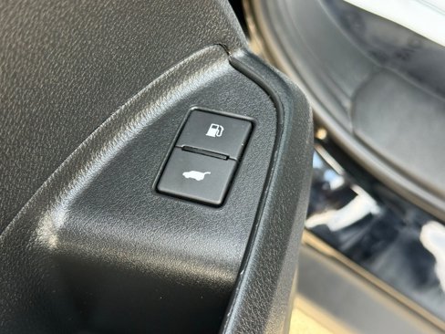 Used 2021 Honda Pilot Touring image 17
