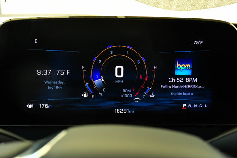 Used 2025 Chevrolet Traverse LT image 32
