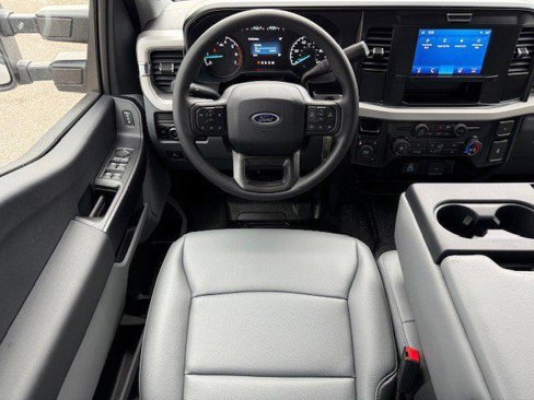 New 2025 Ford F550 4x4 Regular Cab Super Duty image 21