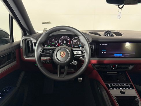 New 2026 Porsche Cayenne S image 21