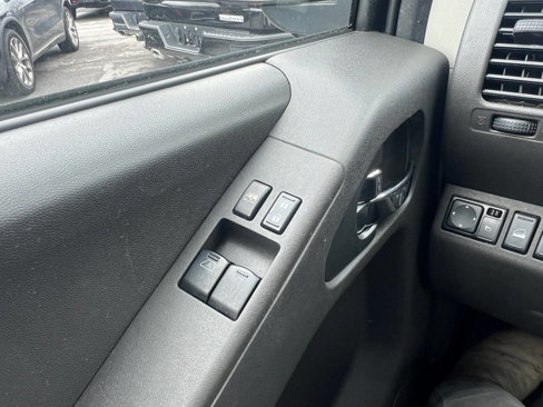 Used 2018 Nissan Frontier SV image 18