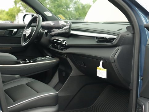New 2026 Buick Enclave Avenir w/ LPO, All-Weather Package image 39