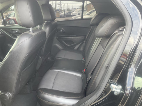 Used 2019 Chevrolet Trax LT w/ LT Convenience Package image 18