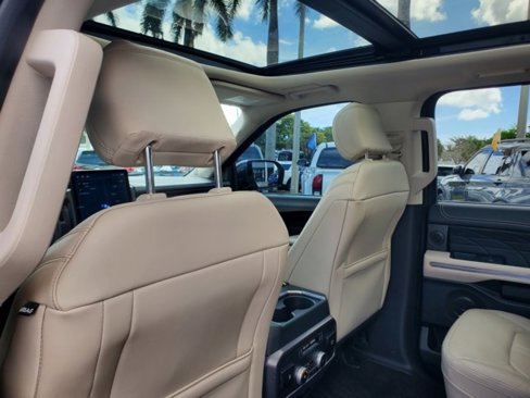 Certified 2022 Ford Expedition Platinum image 28