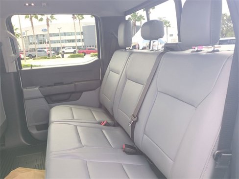 New 2026 Ford F350 4x4 Crew Cab DRW Super Duty image 13