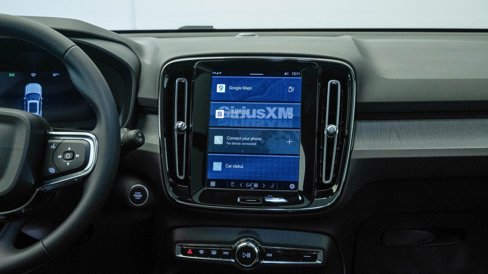 Certified 2025 Volvo XC40 B5 Plus w/ Climate Package image 14
