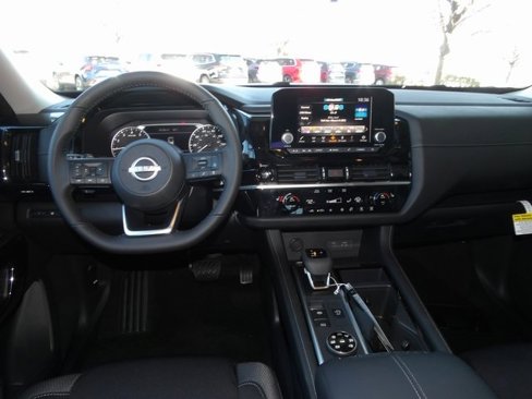 New 2025 Nissan Pathfinder SV image 15