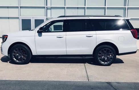 New 2025 Ford Expedition Max Platinum image 4