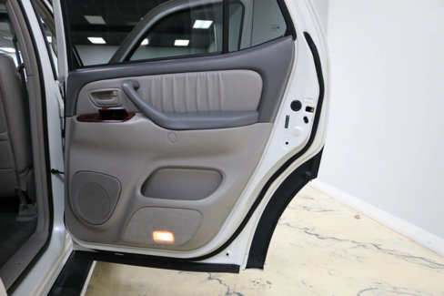 Used 2005 Toyota Sequoia Limited image 16