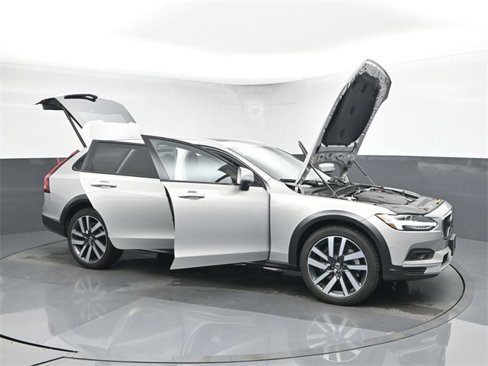 Used 2024 Volvo V90 B6 Cross Country Ultimate image 53