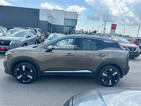New 2025 Nissan Kicks SR image 10