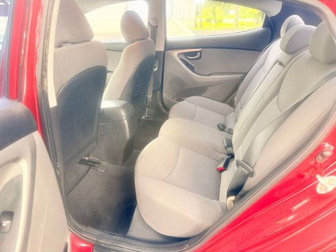 Used 2016 Hyundai Elantra SE image 12