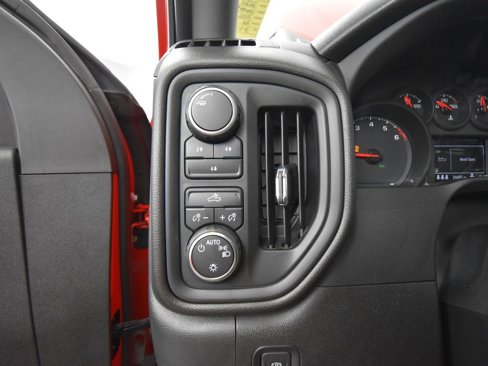 Used 2024 Chevrolet Silverado 2500 Custom w/ Z71 Off-Road Package image 32