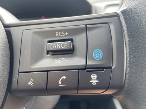 Used 2024 Nissan Rogue SV image 14