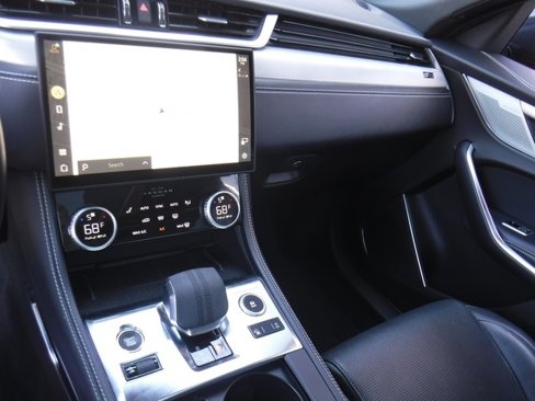 Used 2025 Jaguar F-PACE R-Dynamic S image 23