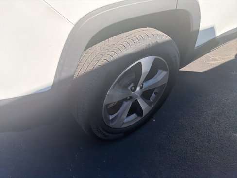 Certified 2022 Jeep Cherokee Limited image 7