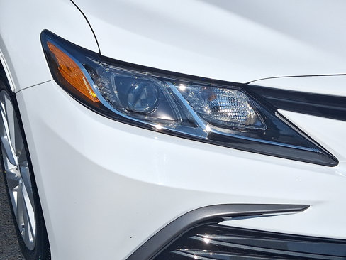 Used 2023 Toyota Camry LE image 9