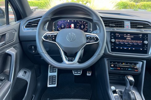 Certified 2022 Volkswagen Tiguan SEL R-Line image 14