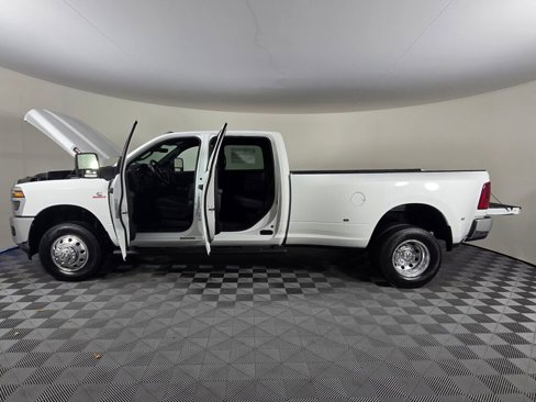 New 2026 RAM 3500 Tradesman image 16