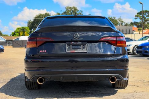 Used 2019 Volkswagen Jetta GLI image 9