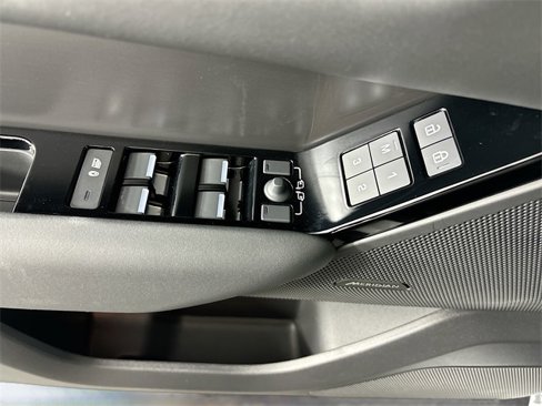 Used 2026 Land Rover Range Rover Velar S image 20