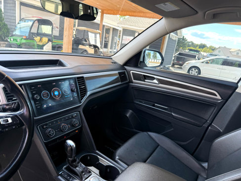 Used 2018 Volkswagen Atlas SE w/ R-Line Package image 20