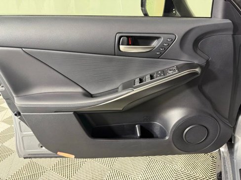 Used 2025 Lexus IS 500 image 16