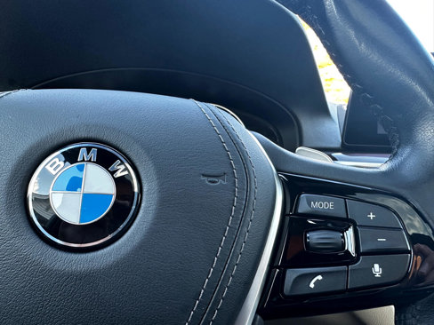 Used 2019 BMW 530i w/ Convenience Package image 31