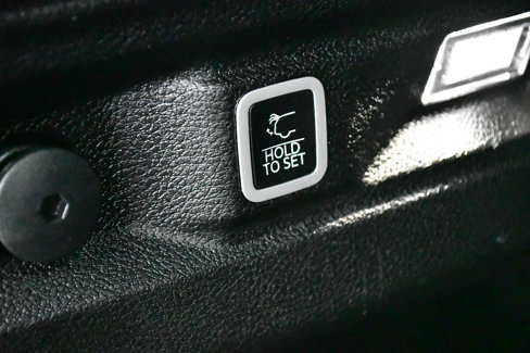 Used 2024 Jeep Grand Cherokee L Laredo image 9