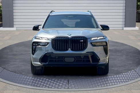New 2026 BMW X7 M60i image 2