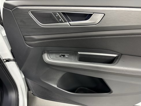 New 2026 Volkswagen Atlas Cross Sport SE image 19