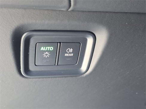 Used 2025 Porsche Cayenne image 26