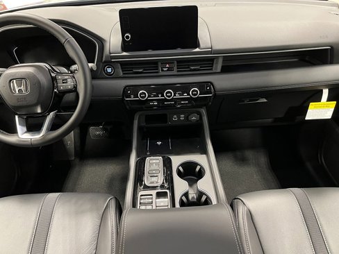 New 2025 Honda Pilot Touring image 15