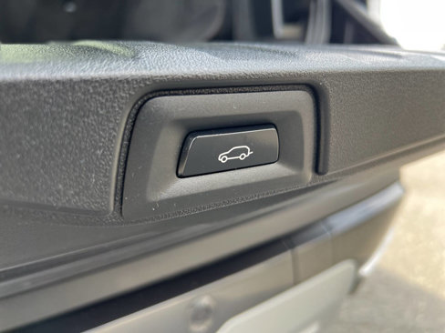 Used 2019 BMW X5 xDrive50i w/ Executive Package image 9