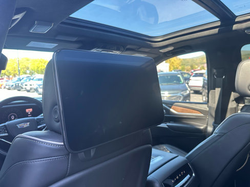 Used 2023 Cadillac Escalade ESV Sport Platinum w/ LPO, ONYX Package image 28