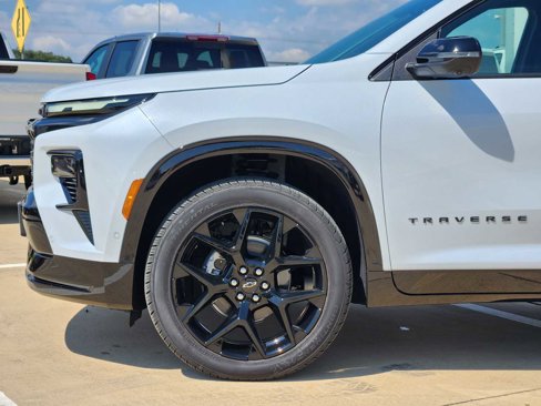 New 2026 Chevrolet Traverse RS w/ LPO, Floor Liner Package image 5