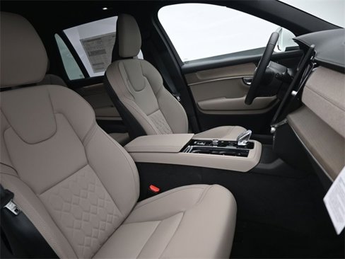 New 2026 Volvo XC90 B6 Plus w/ Protection Package Premier image 36