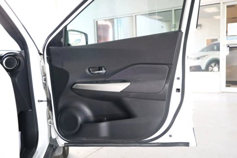 Used 2019 Nissan Kicks SV image 21