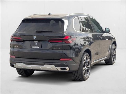 Used 2026 BMW X5 sDrive40i w/ Premium Package image 2