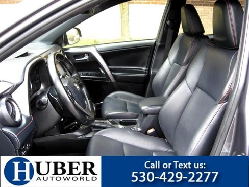 Used 2018 Toyota RAV4 SE image 7