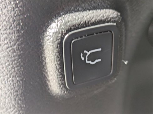 Used 2020 Jeep Cherokee Latitude Plus image 14