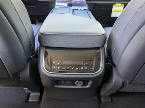 New 2025 INFINITI QX80 Sensory image 17