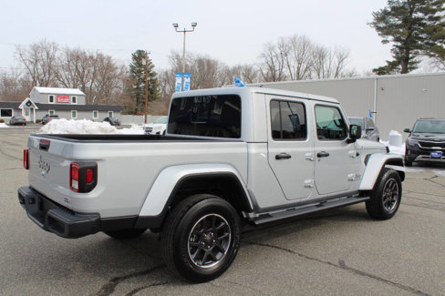 Used 2023 Jeep Gladiator Overland image 7