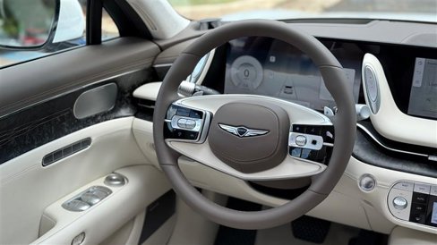 Used 2024 Genesis G90 3.5T image 32