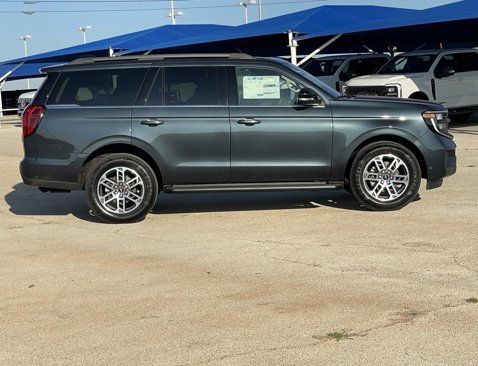 New 2025 Ford Expedition Active image 8