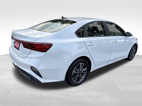 Used 2024 Kia Forte LXS image 5