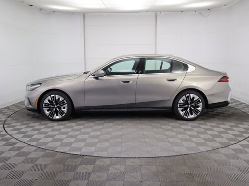 Used 2025 BMW 530i image 8