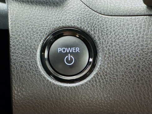 Used 2025 Toyota Camry SE image 34