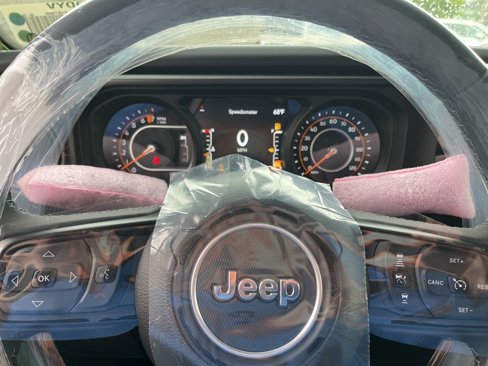 New 2025 Jeep Gladiator Rubicon image 13